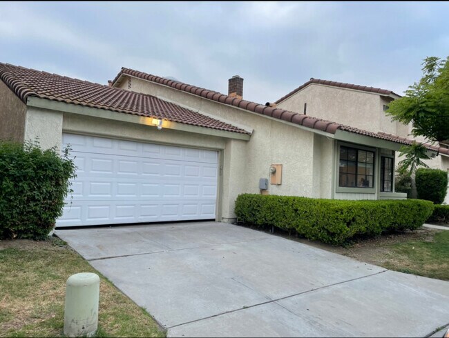 Building Photo - 227 Argus Way