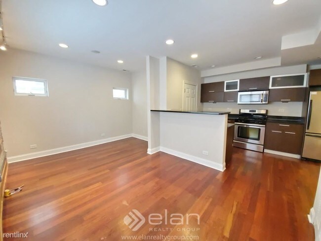 Foto del edificio - 6922 N Greenview Ave