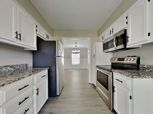 Building Photo - 1102 NE Richardson Pl