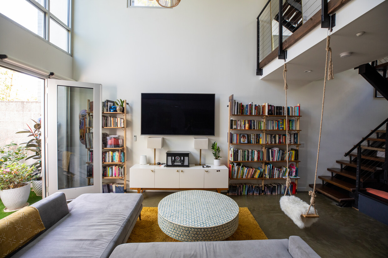 Foto principal - 4111 W Sunset Blvd