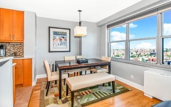 Building Photo - 555 Kappock St
