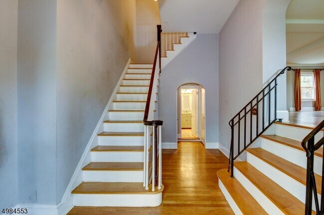 Building Photo - 75 Reinman Rd
