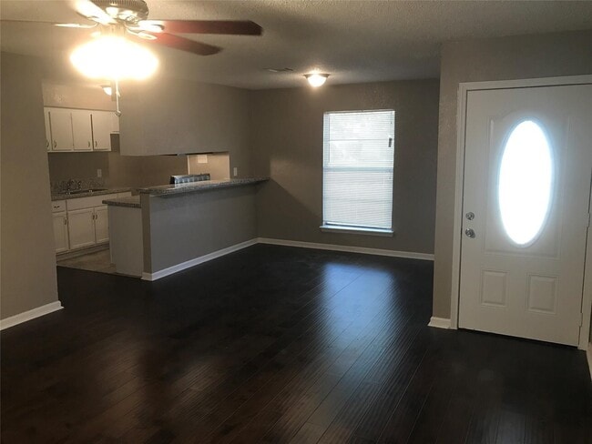 Foto del edificio - 10206 Buena Park Dr