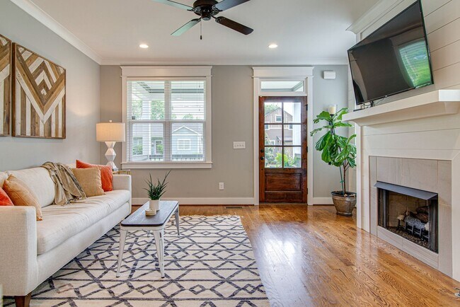 Foto del edificio - Available NOW in the Heart of East Nashville!