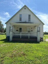 Building Photo - 1604 W Selinger St