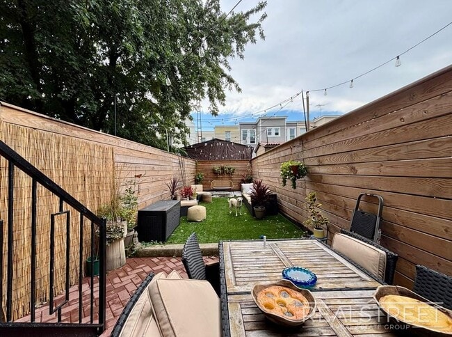 Building Photo - Brand New 2 Bed 2 Bath Duplex with Private...