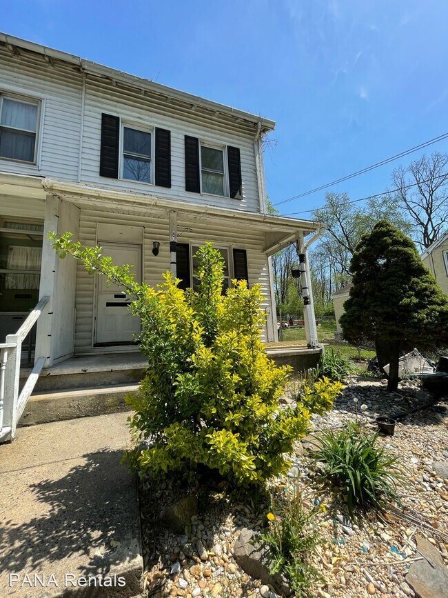 Foto del edificio - 3 br, 1 bath House - 107 N. Bingaman Street