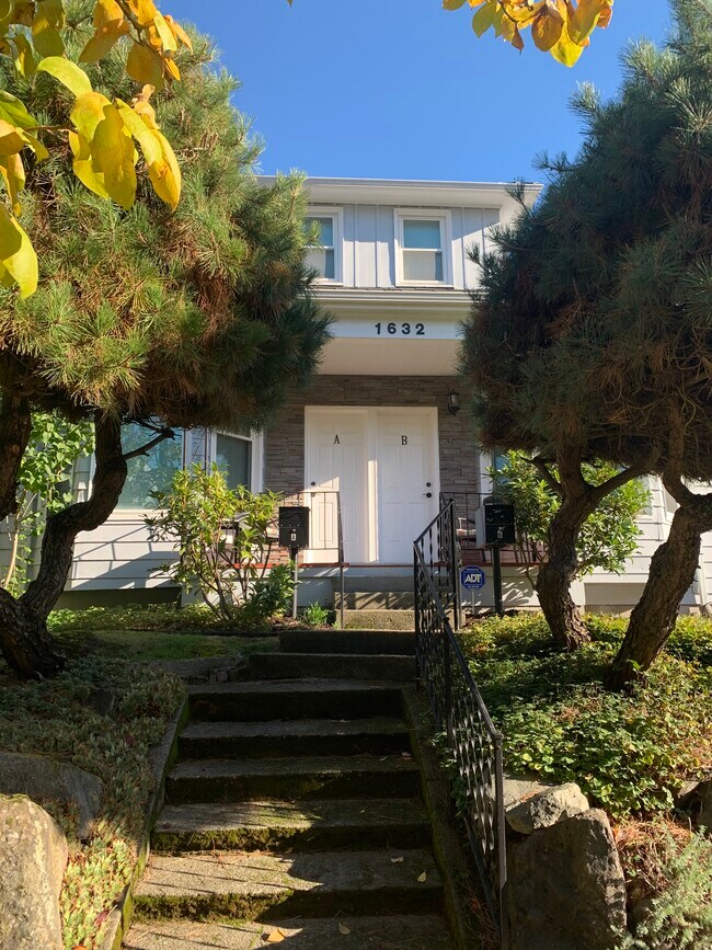 Dúplex tranquilo con mucha luz - 1632 22nd Ave
