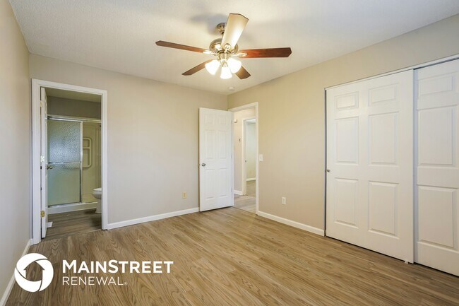 Building Photo - 2825 Dividend Park Dr