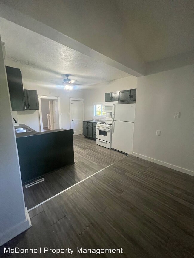 Building Photo - 4 br, 1 bath House - 1413 Carey Ave.