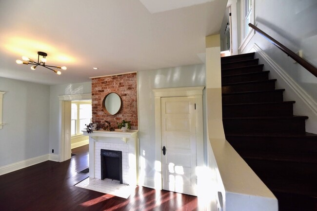 Foto del edificio - 240 E Duncan St