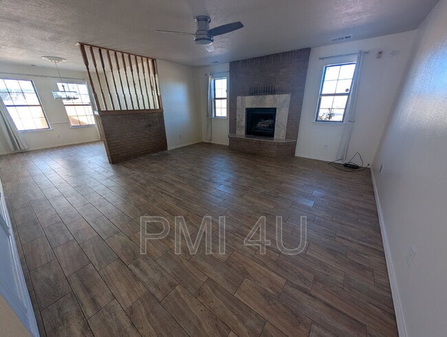 Foto del edificio - 3213 22nd Ave SE