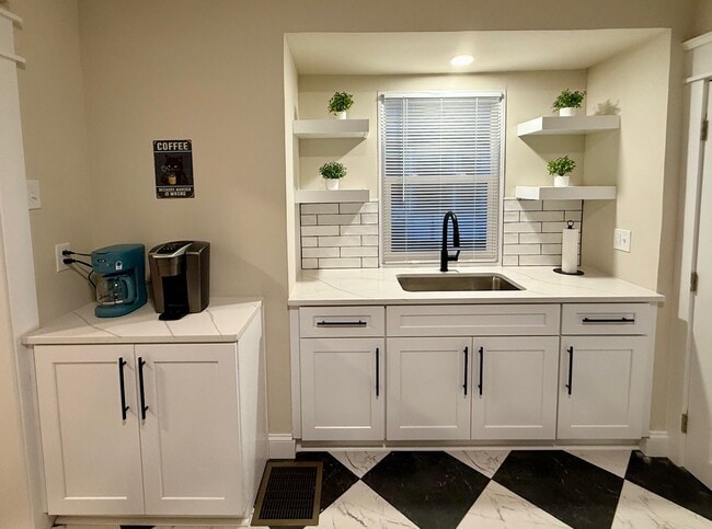 Foto del edificio - 1521 Rhode Island St