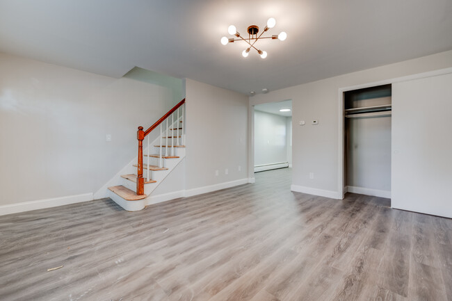 Building Photo - 4 Saint Regis St