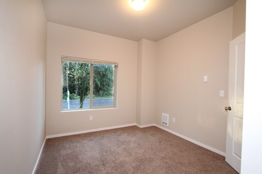 Building Photo - 16503 6th Ave W