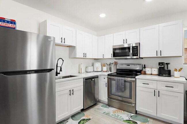 Building Photo - 5233 N 23rd Ave