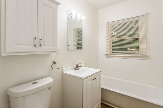 Foto del edificio - Charming 1-bedroom backhouse in Mentone!