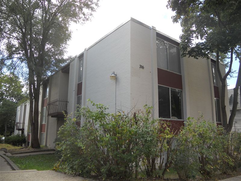 Foto del edificio - 316 E Madison St