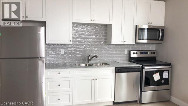 Building Photo - 100 Garment St