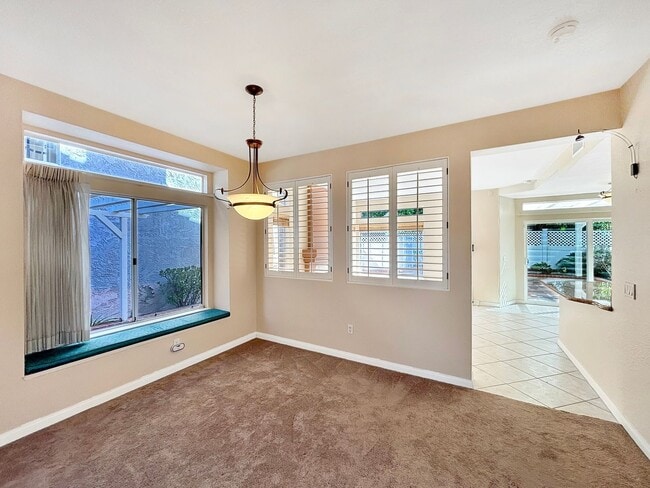 Building Photo - Beautiful 5BD/3BA 2-Story House in Tierras...