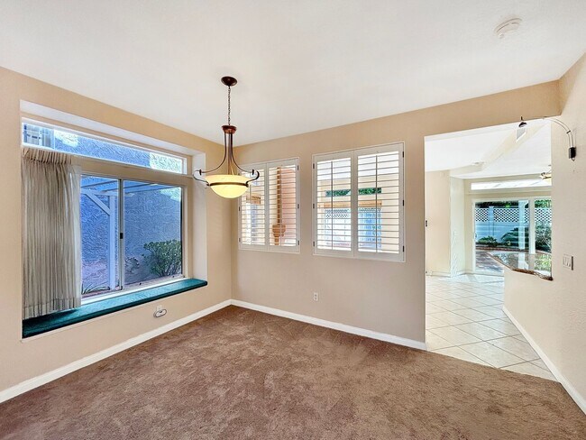 Foto del edificio - Beautiful 5BD/3BA 2-Story House in Tierras...