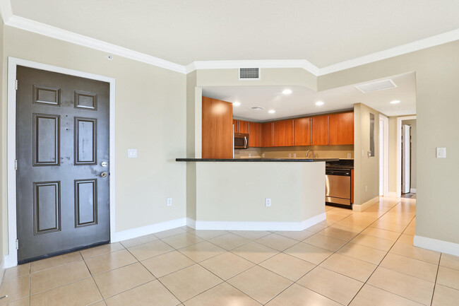 Building Photo - 610 Clematis St