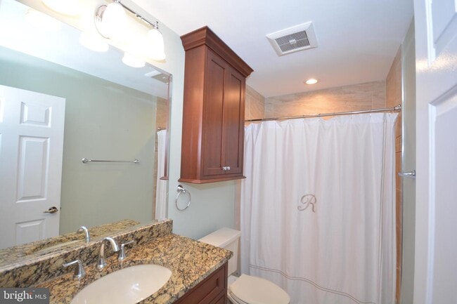 Building Photo - 955 Mastline Dr