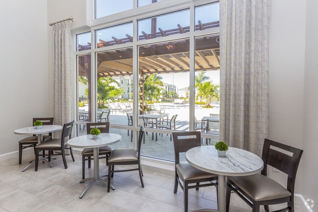 Interior Photo - Evergreen Estero