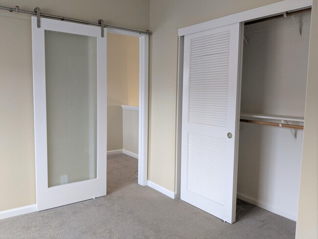 Building Photo - 7121 Briza Loop