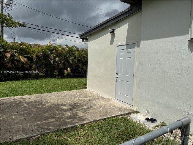 Foto del edificio - 2244 SW 82nd Pl