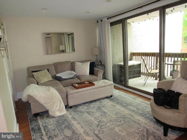 Foto del edificio - 1130 Rodman St