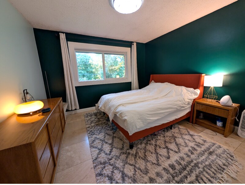 Foto principal - 728 E 74th Ave