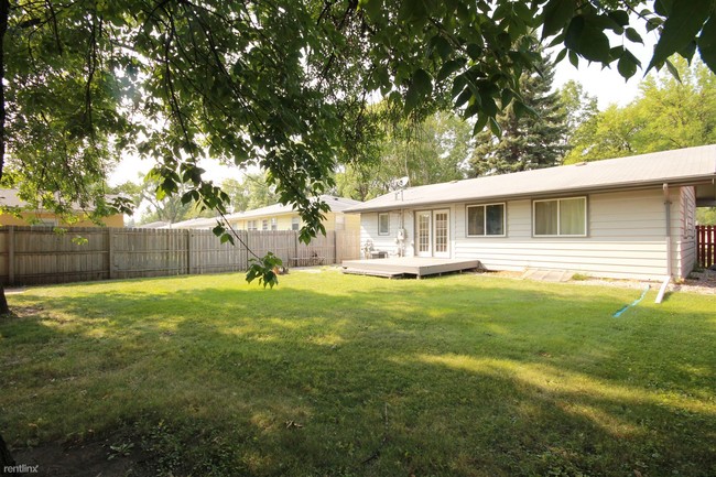 Building Photo - 2 br, 1 bath  - 1807 8th Ave N #2