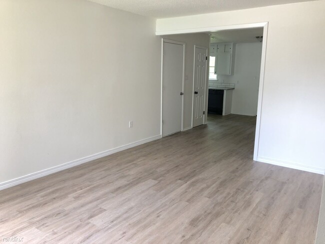 Building Photo - 3 br, 1.5 bath House - 2719 E Angela Cir