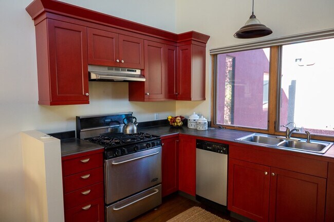 Foto del edificio - 1190 Harrison Rd