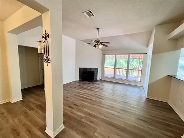 Foto del edificio - 4324 Stone Hollow Way