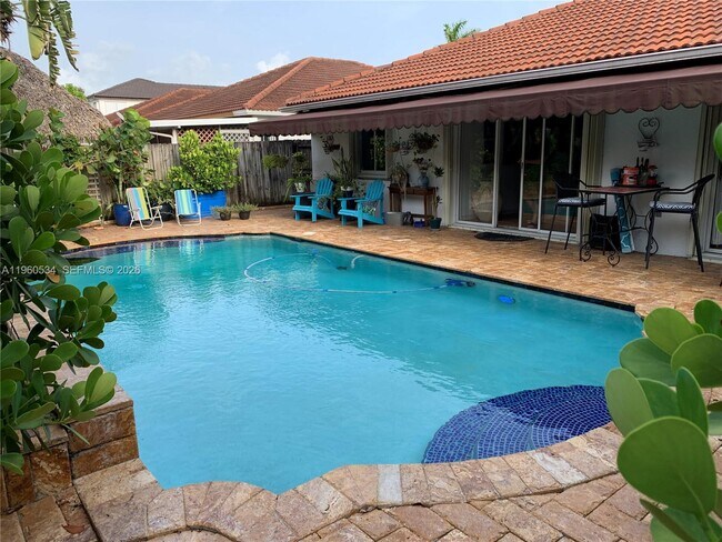 Foto del edificio - 7971 NW 186th Terrace