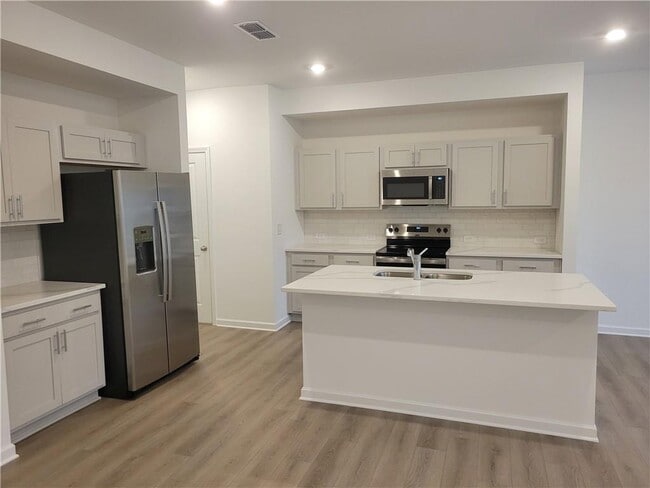 Building Photo - 203 Kinship Dr