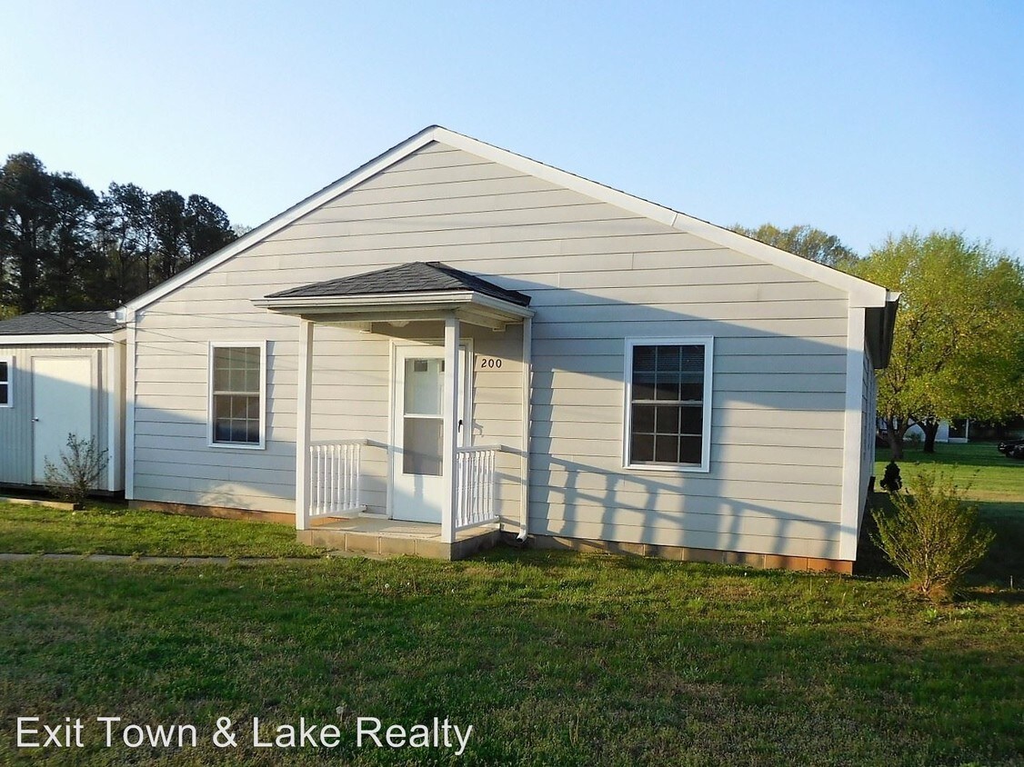 Primary Photo - 1 br, 1 bath House - 200 E. Pine St.