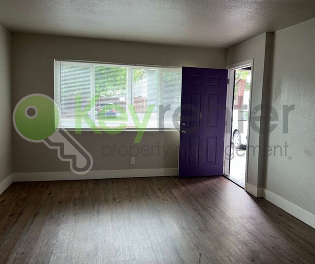 Foto del edificio - 5720 Falconer Way