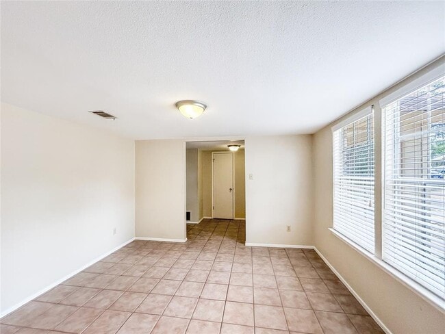 Building Photo - 12107 Tanglebriar Trail