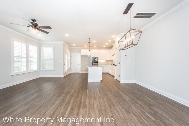 Foto del edificio - 905 Lyndon Station Dr