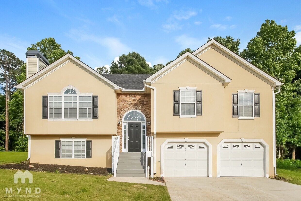 Foto principal - 4070 Lions Gate