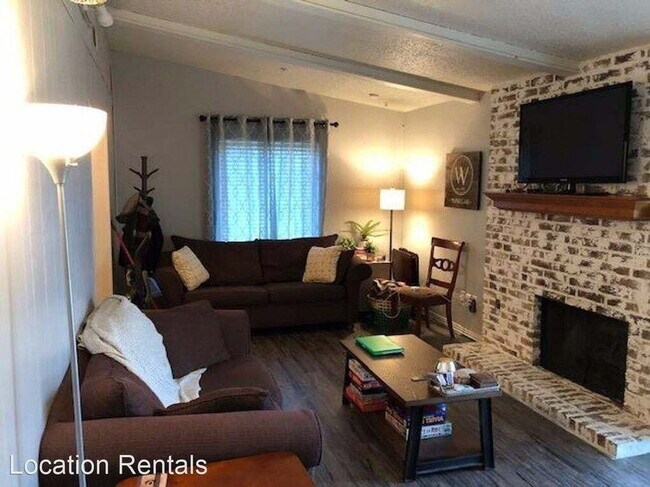 Foto del edificio - "Charming 3-Bedroom Home with 2 Full Baths in Lubbock's Heart – 1277 Sq Ft of Comfort Await!"