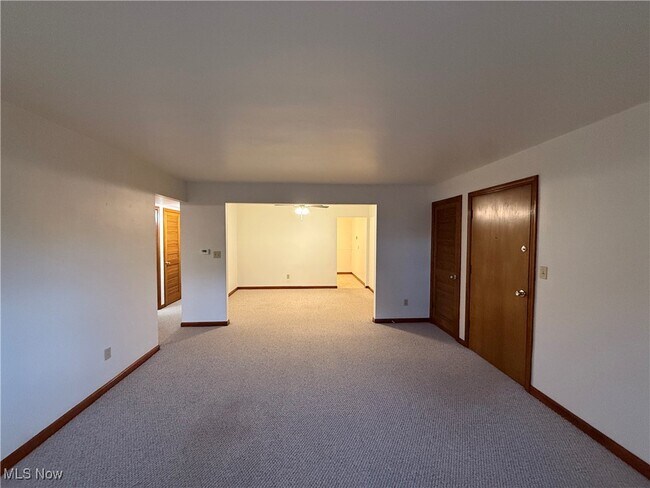 Foto del edificio - 52 Southwoods Ave