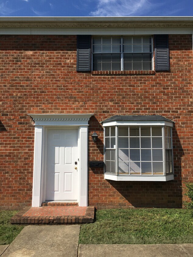 1723 E Cone Blvd Unit B, Greensboro, NC 27405 Apartments in