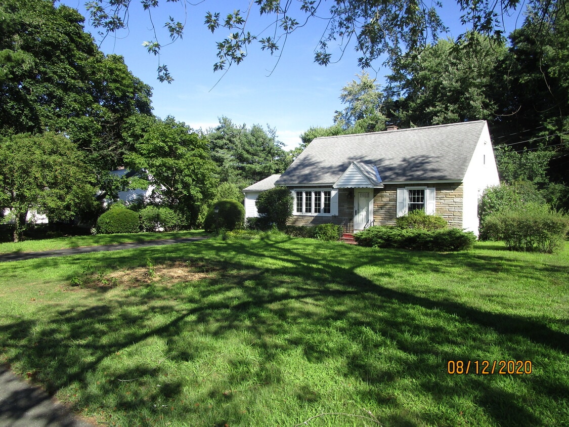 8 Cortland Dr, Albany, NY 12211 House Rental in Albany, NY