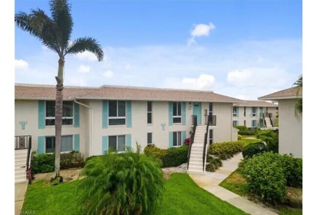 Foto del edificio - 221 Palm Dr