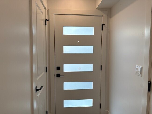 Photo du bâtiment - 1980 Upper Sundance Dr