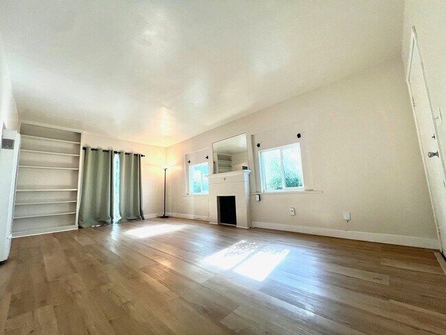 Foto del edificio - 7449A La Jolla Boulevard